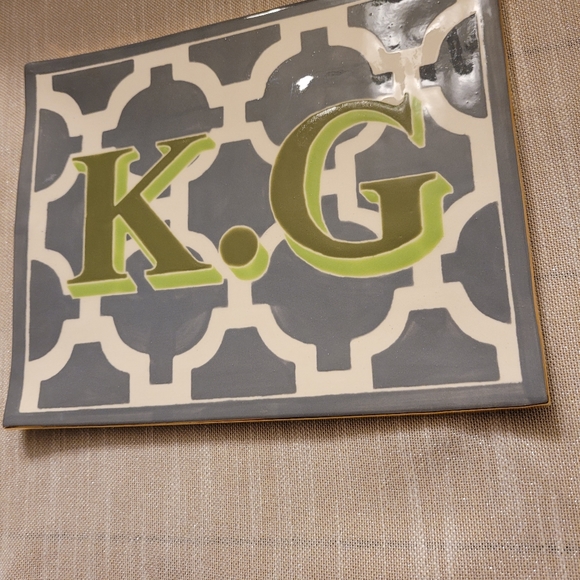 Jill Rosenwald Signed Ceramic Monogram K. G Tray - Picture 3 of 12